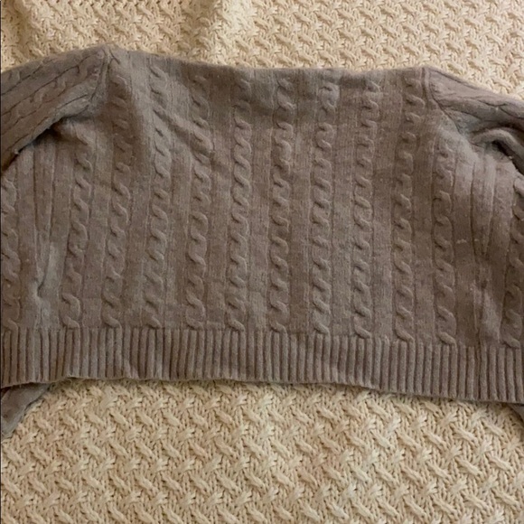 Brandy Melville sweater - Picture 2 of 4